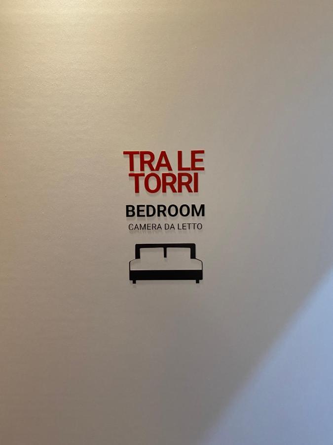 Tra Le Torri B&B - Ampia Stanza Privata In Appartamento Con Bagno Privato Accessibile Da Corridoio ボローニャ エクステリア 写真